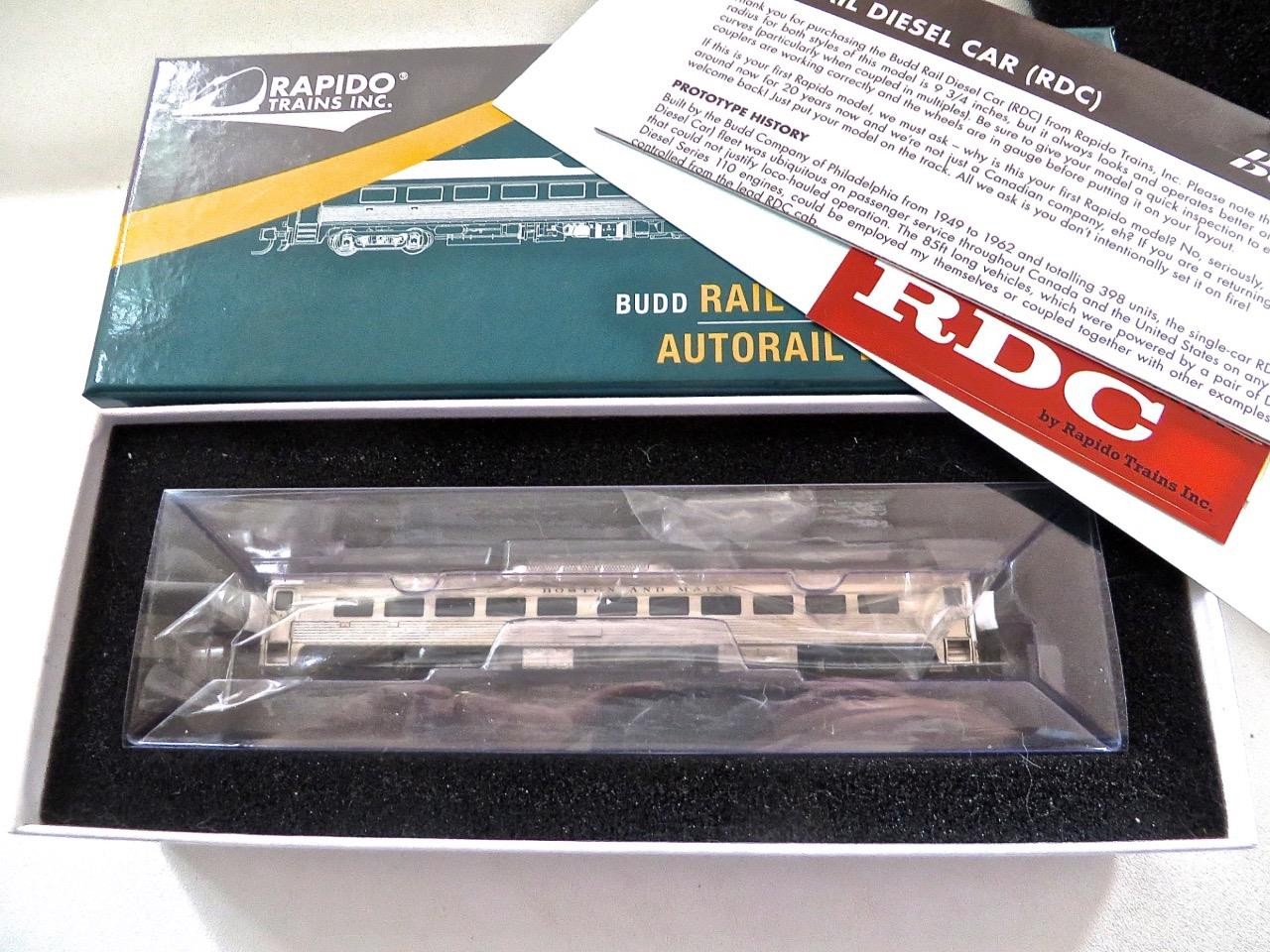 Rapido N 516004 Boston & Maine Powered Budd RDC-1 Rail Diesel Car Locomotive NEW