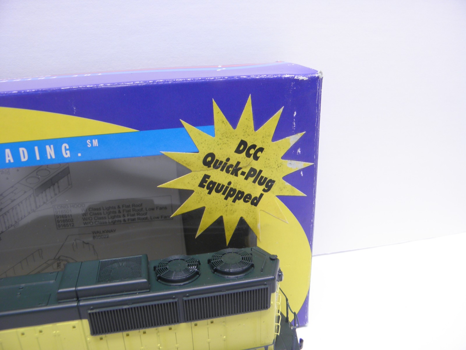ATHEARN SD-60 CHICAGO & NORTHWESTERN #8010 – HO SCALE CHECKED & RUNS DCC PLUG