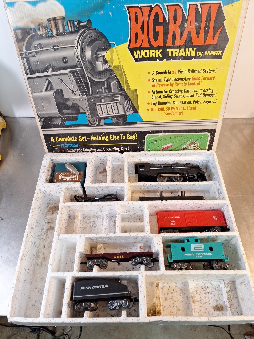 1950’s Marx Toys Locomotive #1666 O Gauge Light & Smoke Mint Penn Central
