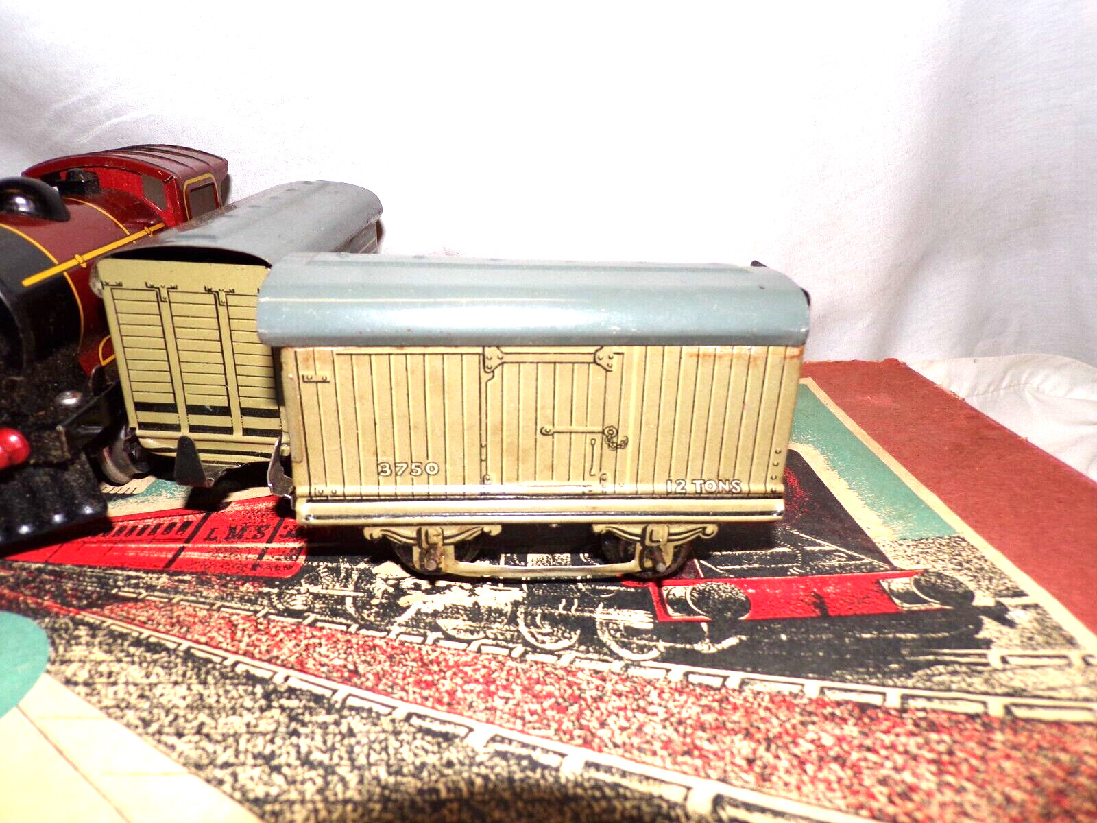 VINTAGE UK BRIMTOY TRAIN CLOCKWORK TRAIN SET WITH BOX