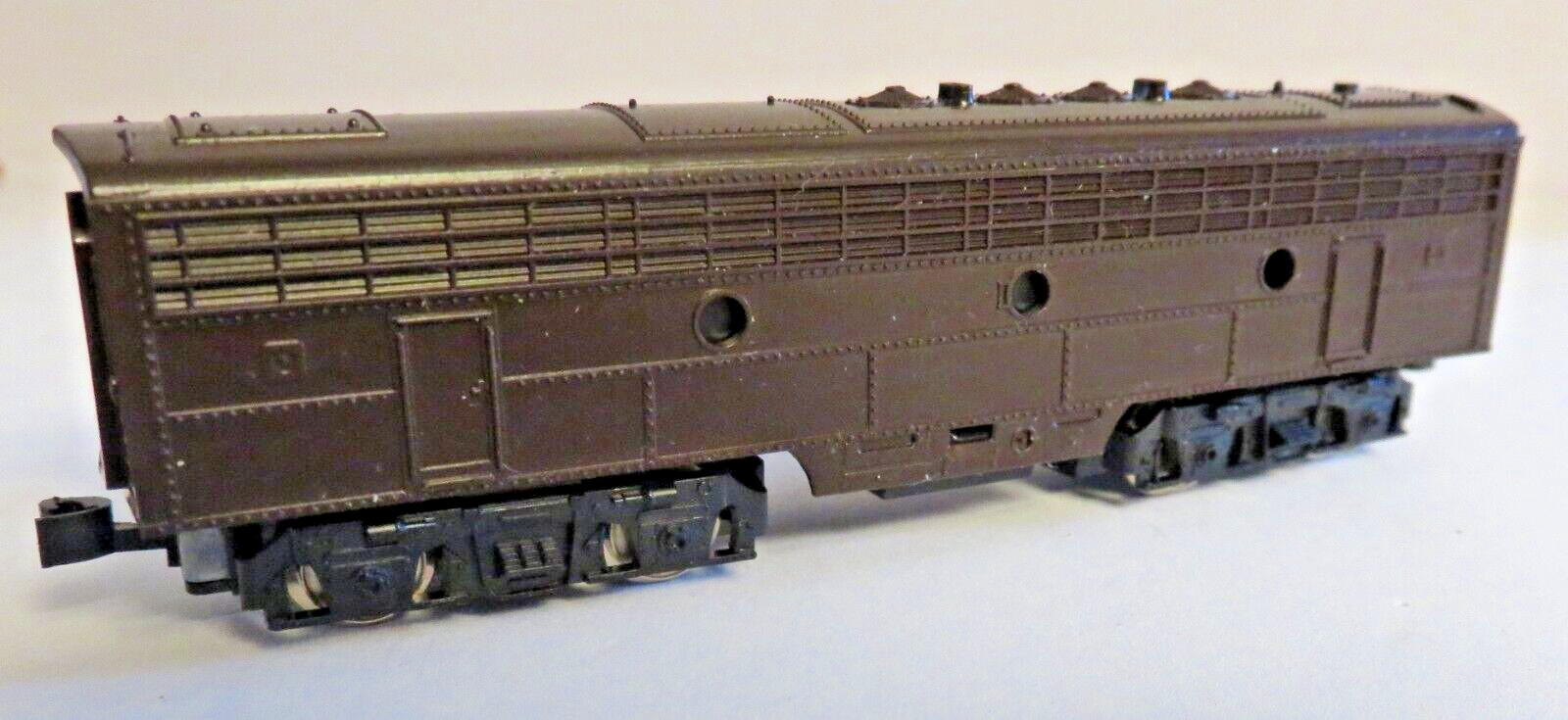 N Scale Minitrix Undecorated F7B New Old Stock Unpowered Knuckle Couplers