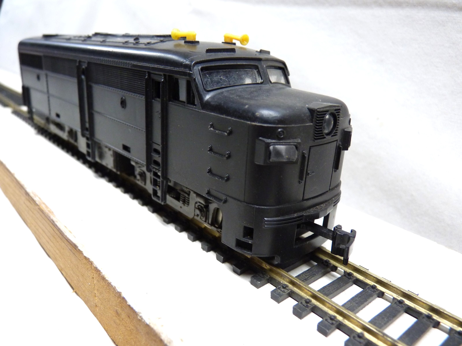HO Scale Dummy B Unit Roco Un Marked Solid Black Lighted Vintage – Fast Shipping