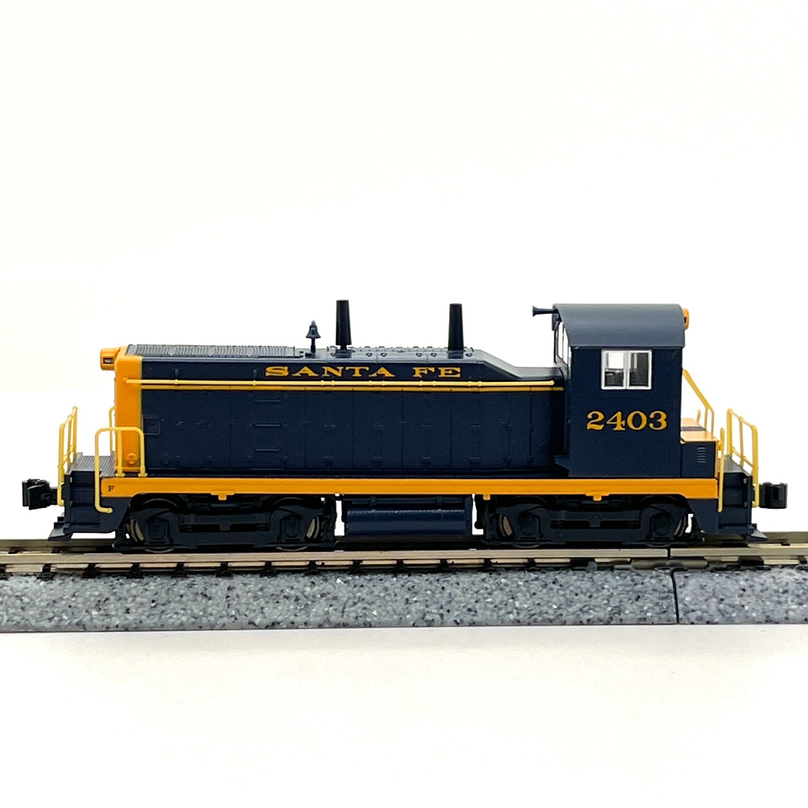 Kato N Scale 176-4365 Santa Fe EMD NW2 Diesel Switcher ATSF 2403 with DCC