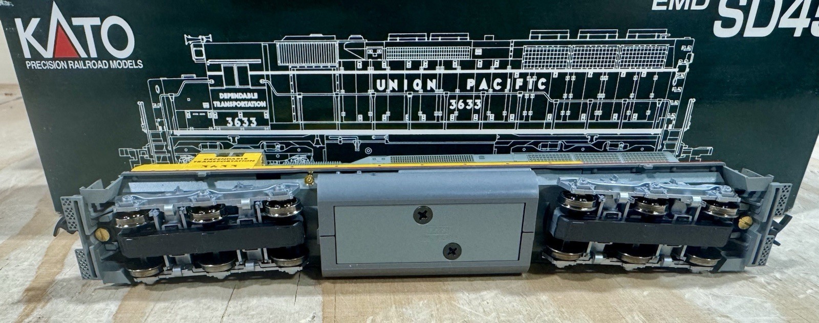 KATO 37-1717 HO EMD SD45 locomotive Union Pacific #3633 DCC Ready New