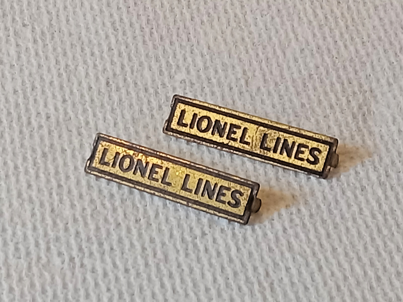 VINTAGE PREWAR 257T 258T 262T LIONEL LINES TRAIN COAL TENDER SET OEM NAME BADGES