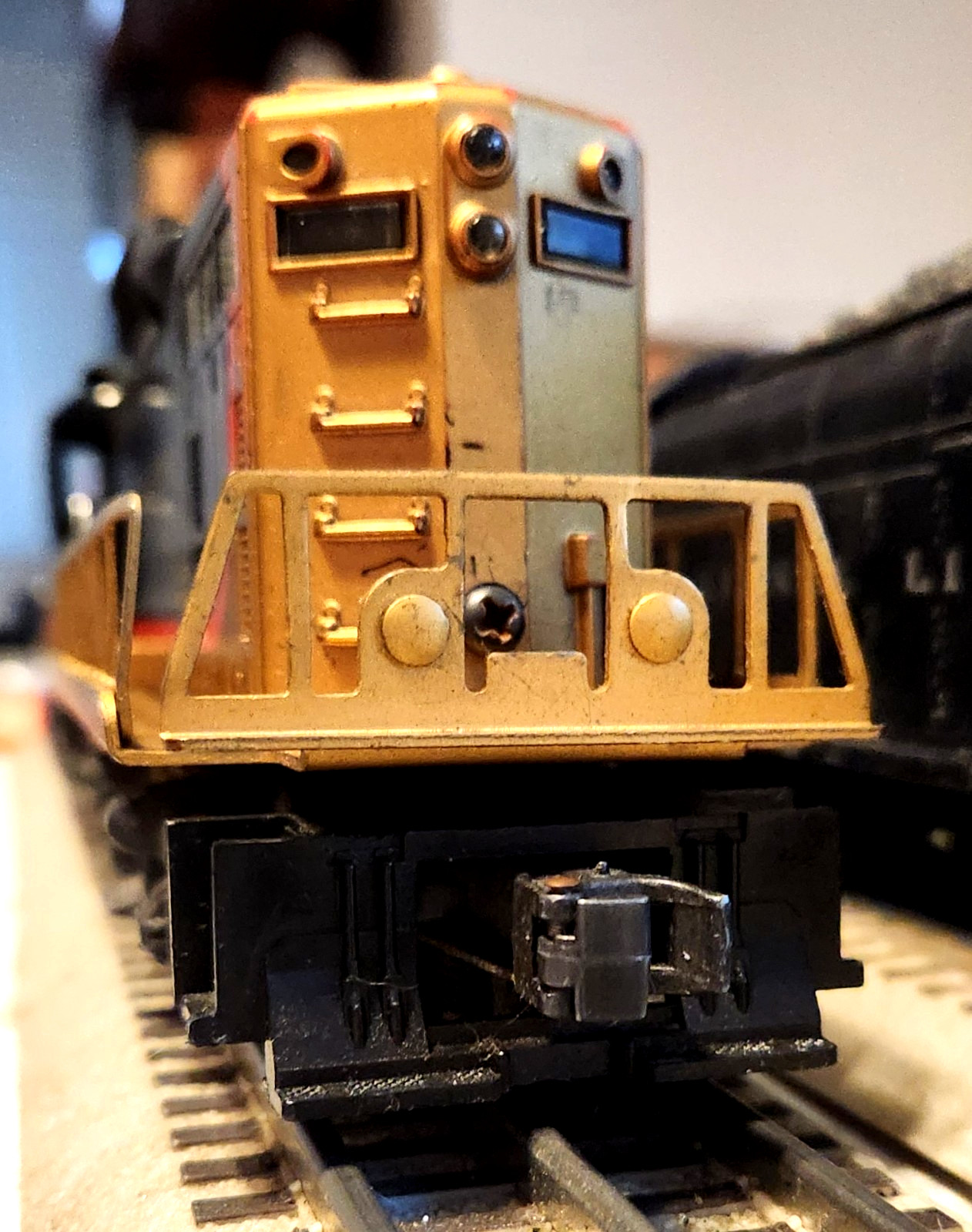 Vintage Locomotive Lionel 2349 Diesel Northern Pacific in good cond., runs well.