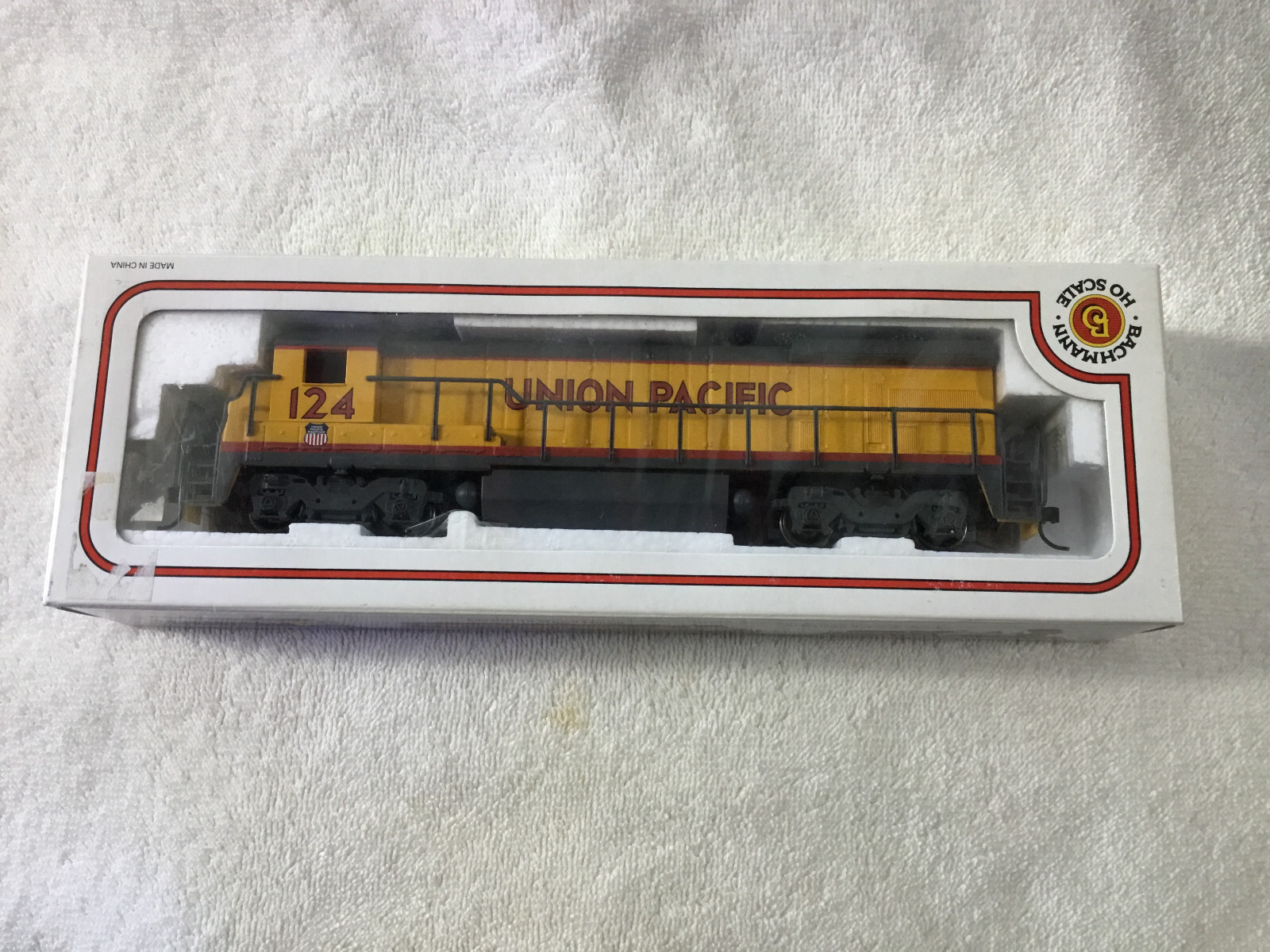 Bachmann HO Union Pacific B23/B30-7 Diesel Locomotive No. 124 11103