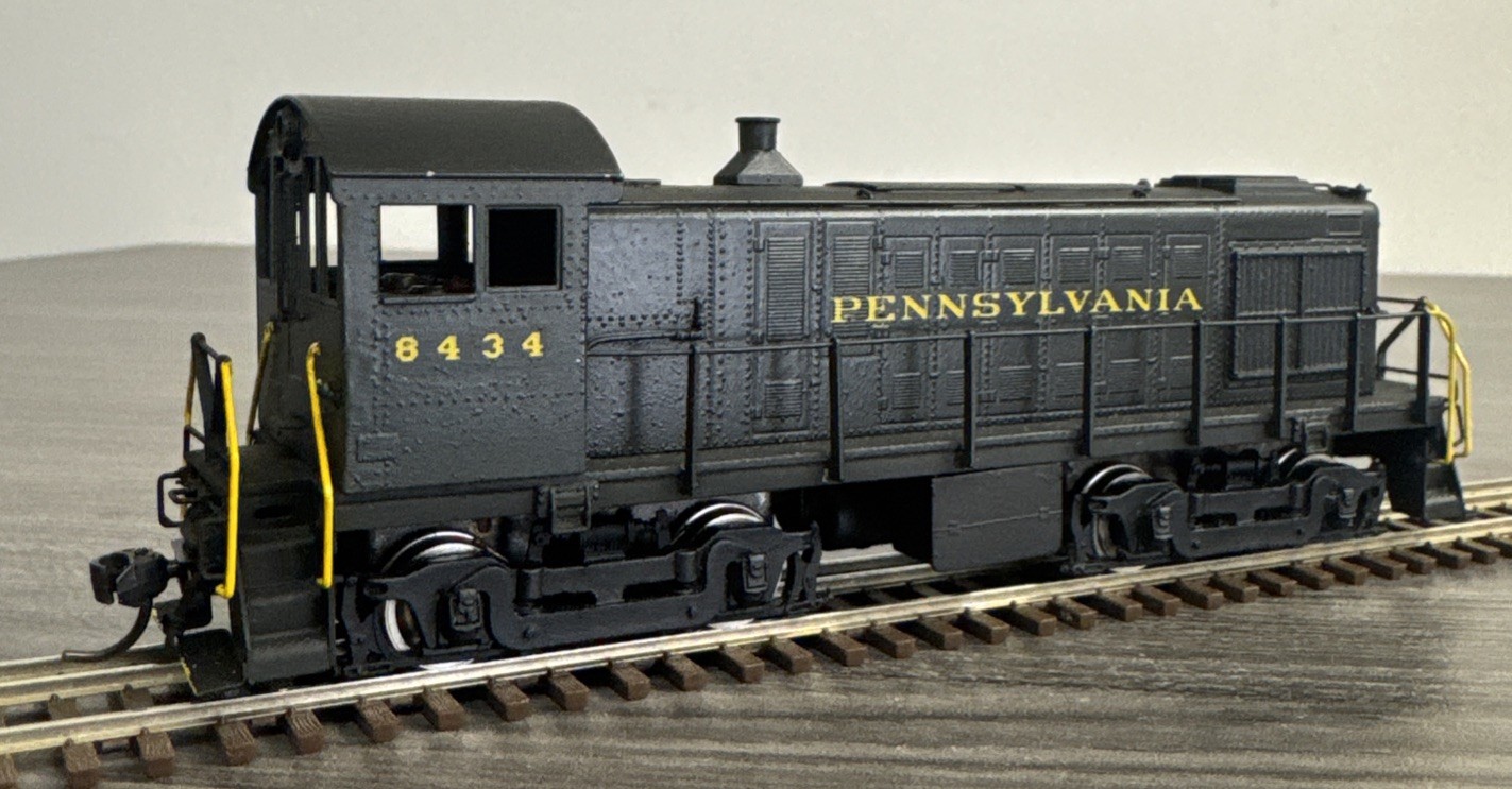 ALCO Models HO Brass #D-165 ALCO S-4 1000hp Switcher Pennsylvania #8434 – LNIB!