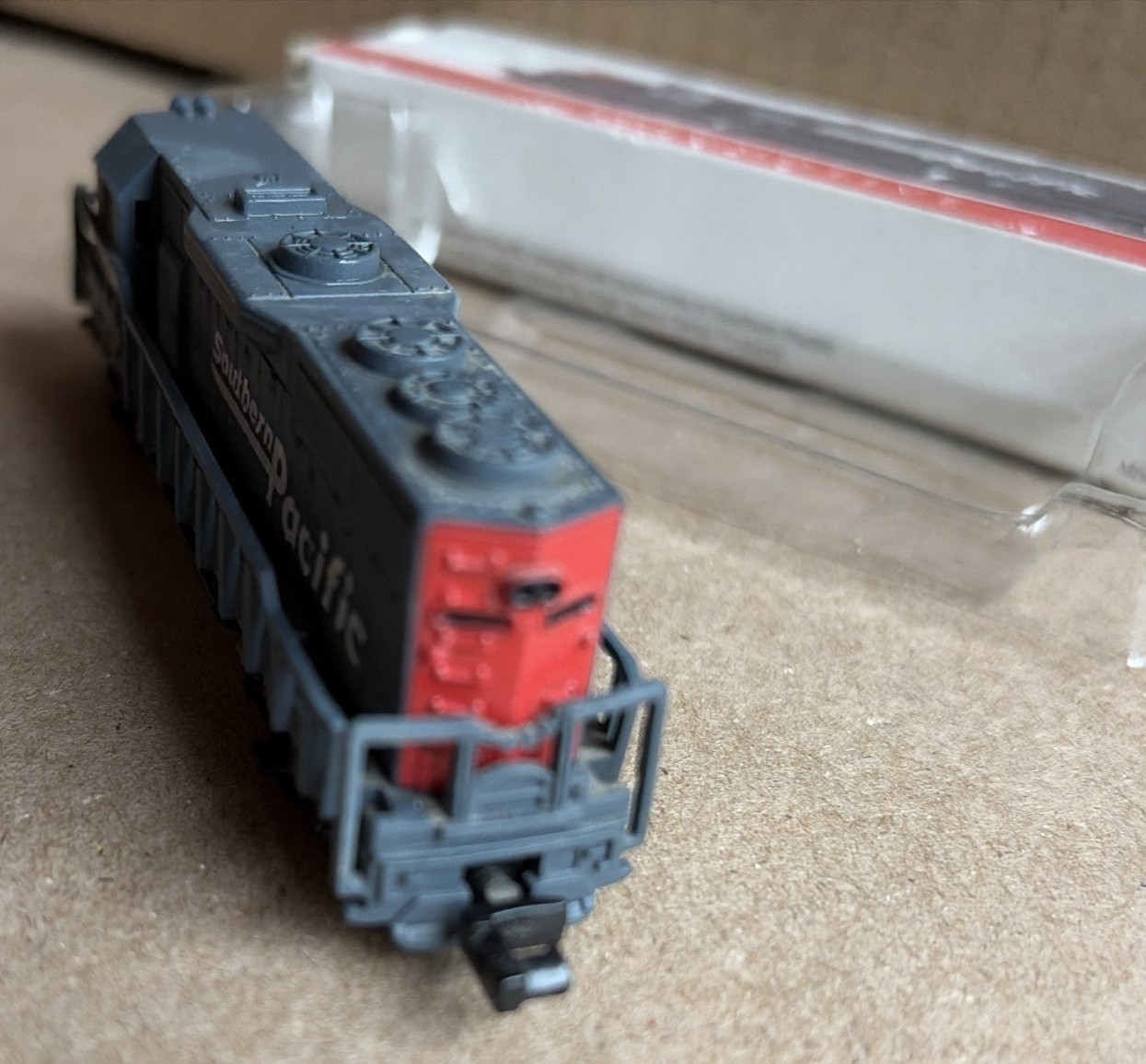 Vintage Southern Pacific Model Train Locomotive 9725 Gray, with Original Box