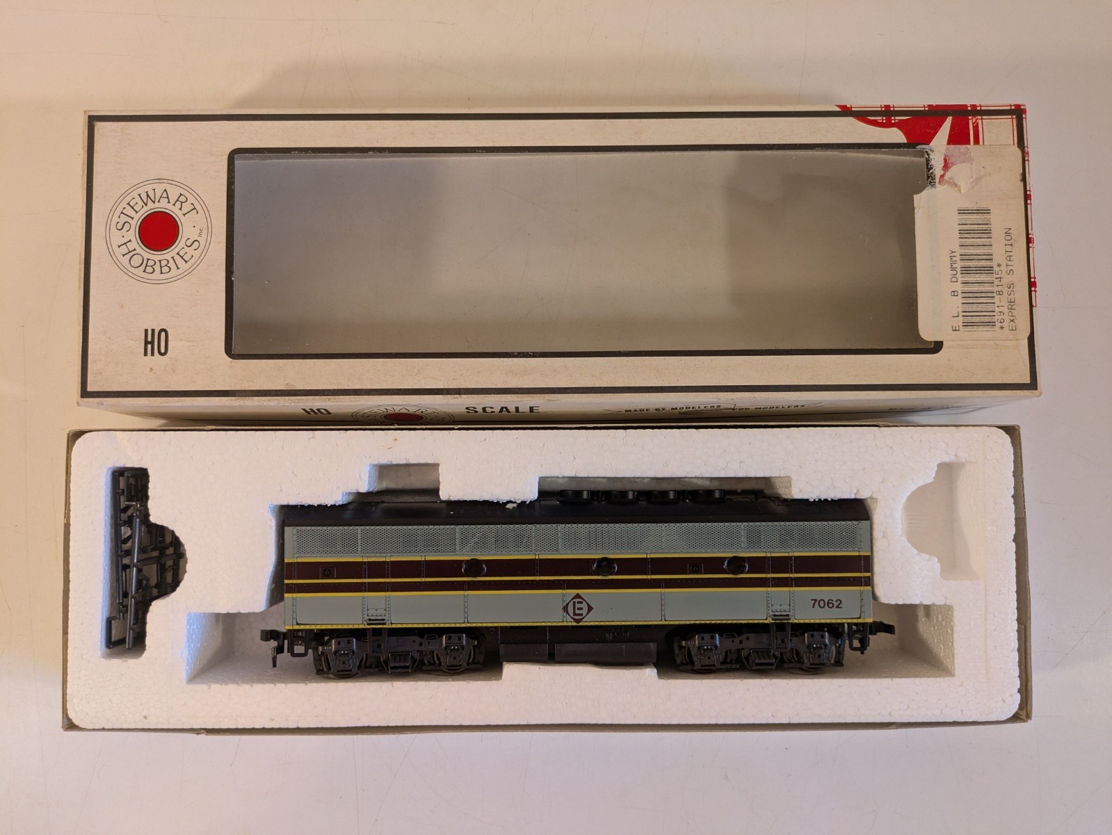 HO EMD F3B Phase 2 EL Erie Lackawanna (Dummy Unit) DC NIB NOS # 8145-1