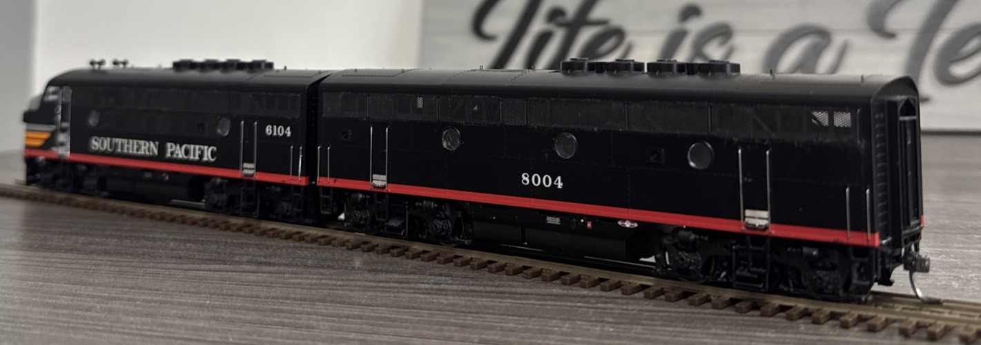 Athearn Genesis HO #0G2501B Southern Pacific F3A-F3B #6104 & #8004 B Needs TLC!