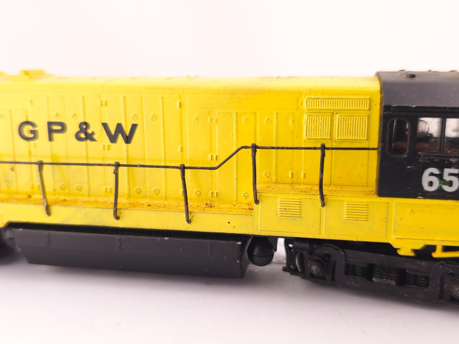 *READ Athearn HO Scale Georgia Pacific & Western U30C Diesel Locomotive GP&W 65