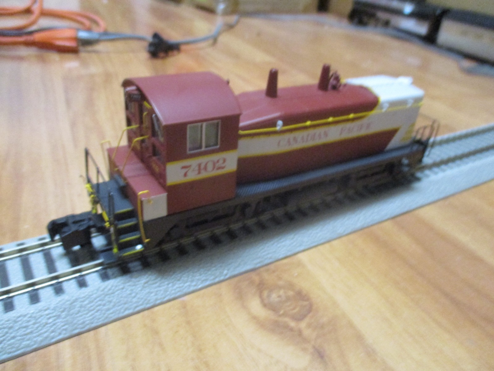 S Helper 00104 CP SW-9 Diesel (5/29/26) Hirail AC