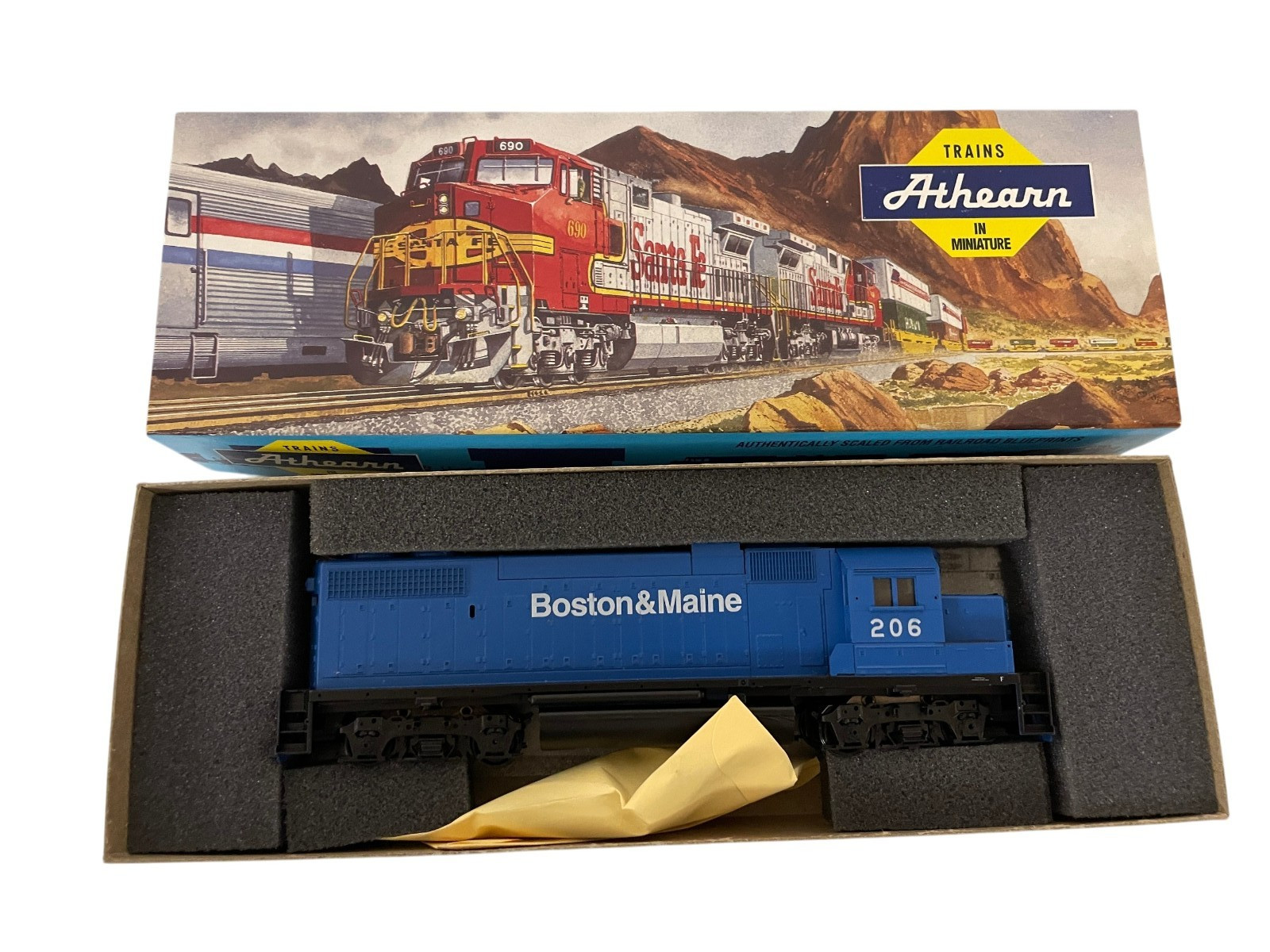 Athearn Trains In Miniate HO 206 Boston & Maine 4690 GP38-2 DMY