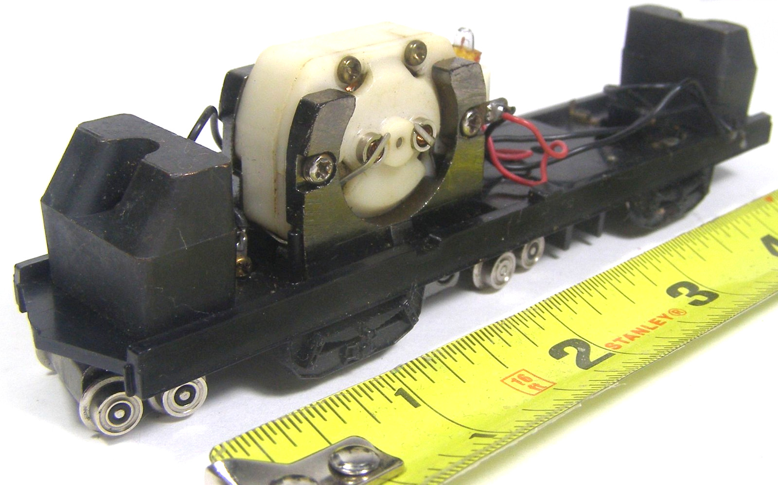 Unknown Brand Model RR HO Scale Internal Locomotive Chassis Parts TWJ