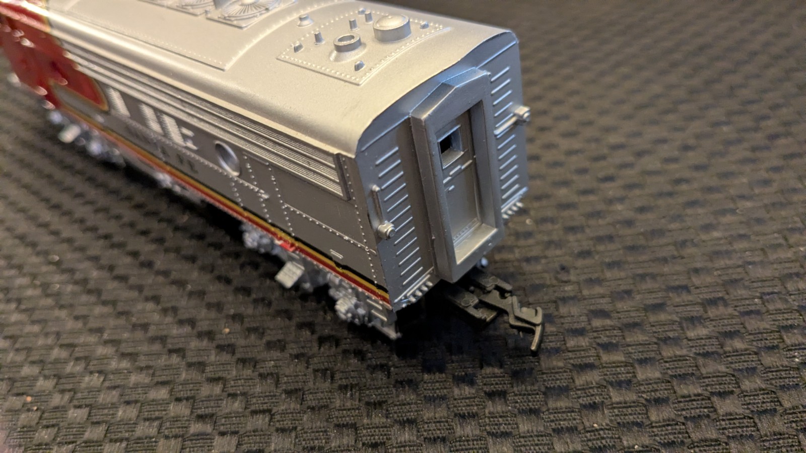 Life-Like HO F7 A Locomotive Santa Fe, LNIB, Runs real fast, pulls good too.
