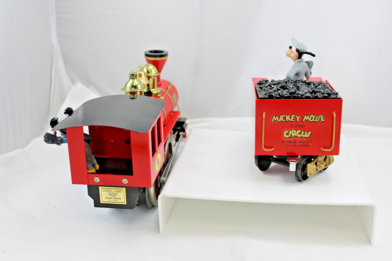Standard Gauge – Pride Lines Mickey Mouse Circus Engine Tender and 3 Car Set