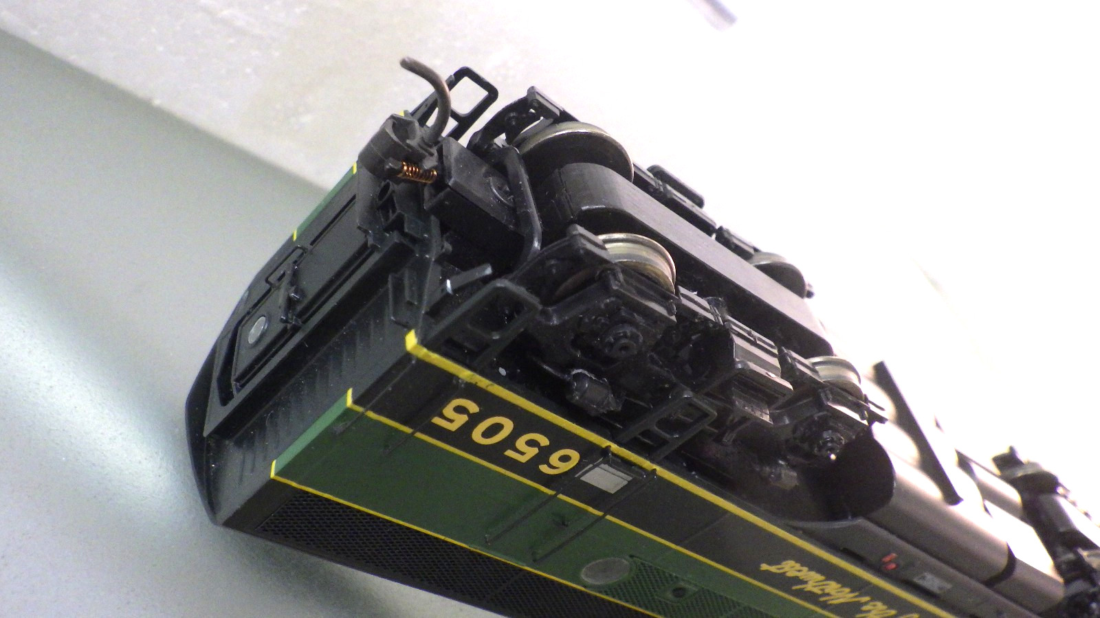 HO-InterMountain EMD F3A POWERED Locomotive in Opened Box * NP Northern Pacific