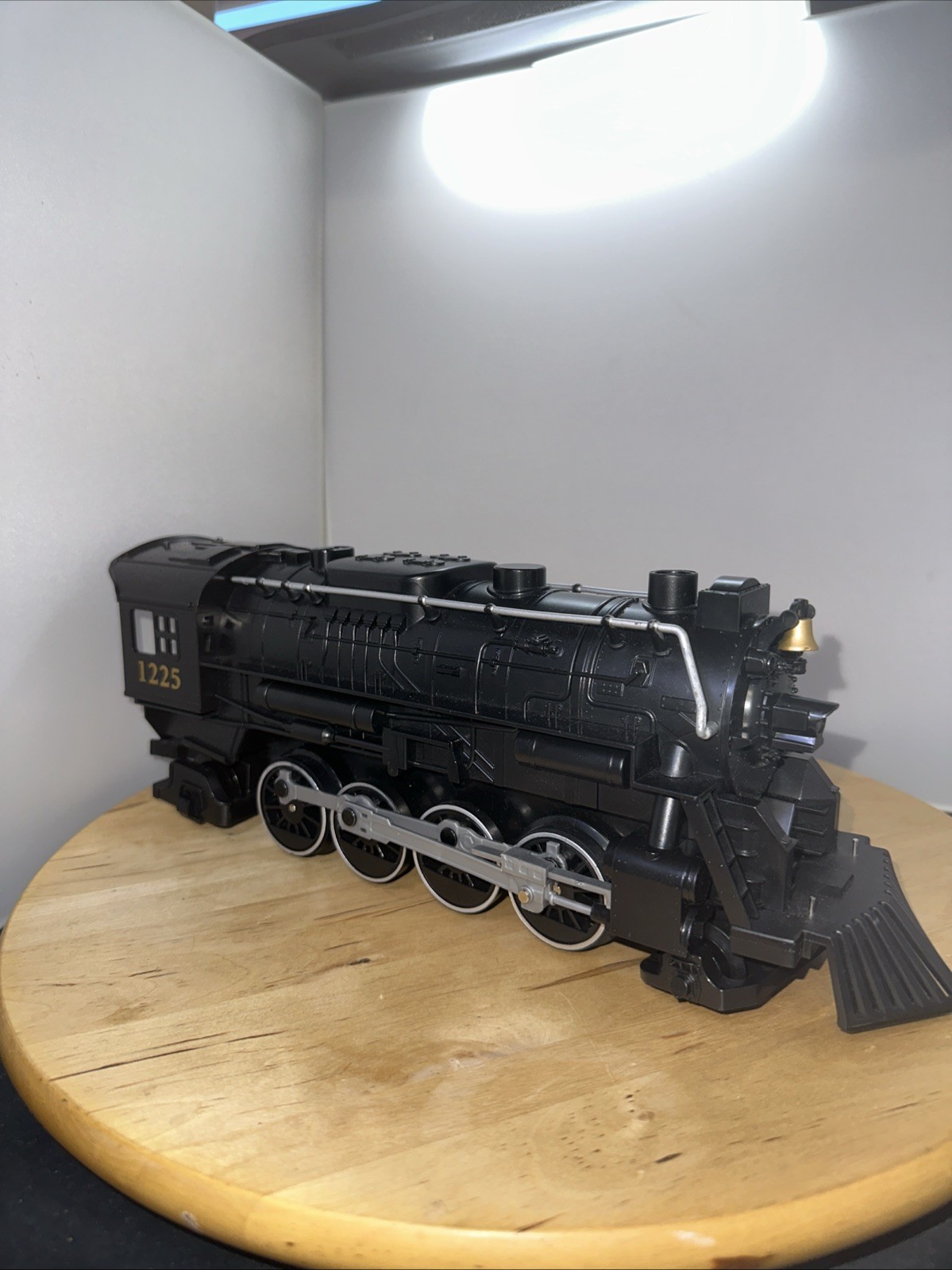 Lionel Polar Express Train Engine Locomotive 1225 Model 711795 Battery TESTED
