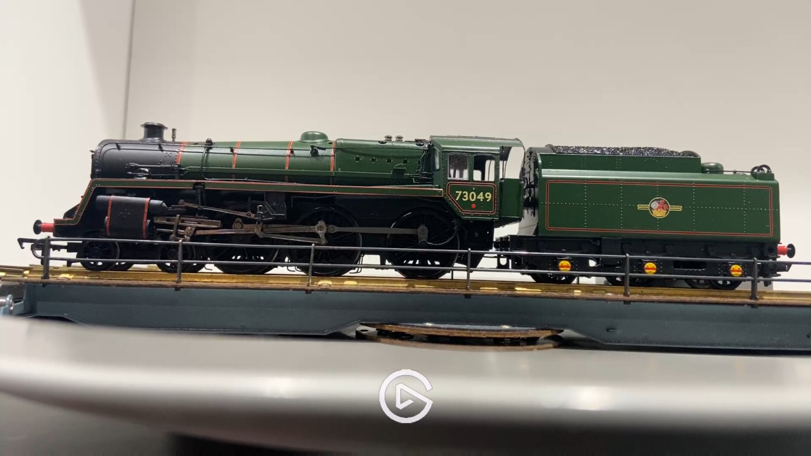 Bachmann Branchline 32-508 Standard Class 5MT 73049 BR Green Late Crest DCC