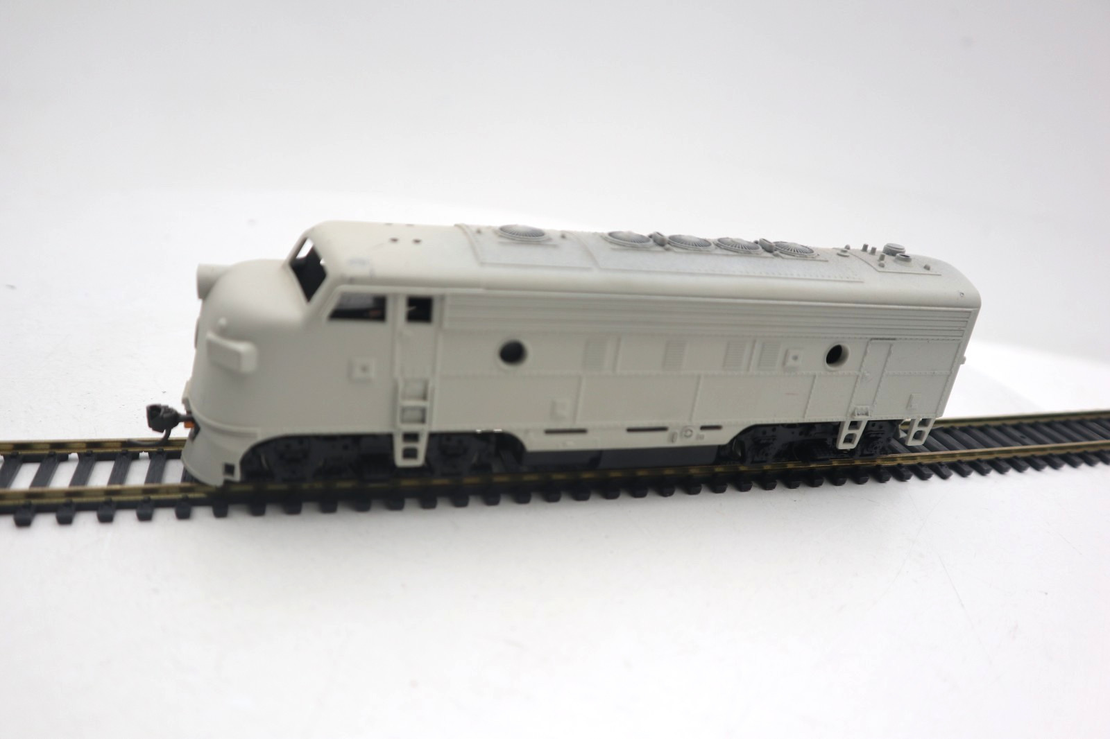 Vintage Athearn, HO, Repainted White F-7 Diesel Engine, C-7 EX