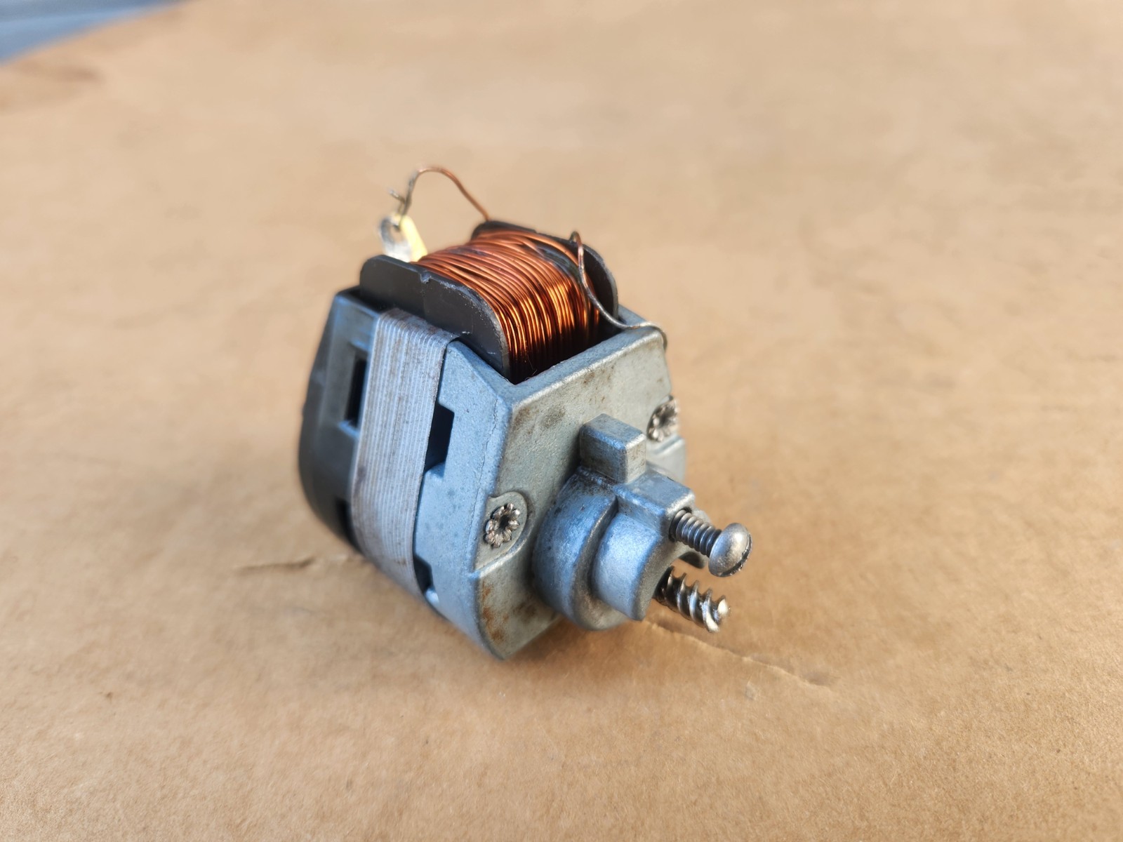 Postwar Lionel 2028-100 F3 GP7 Complete & Operating Pullmore Motor Service Clean