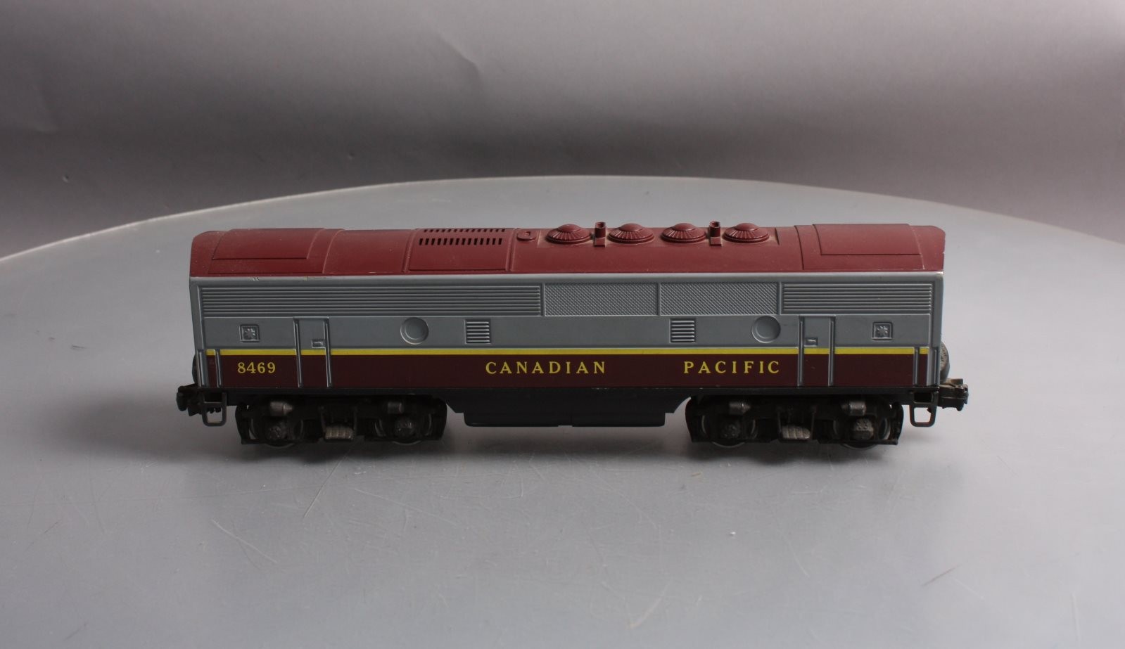 Lionel 6-8469 O Gauge Canadian Pacific F3 B-Unit Non-Powered Diesel Locomotive
