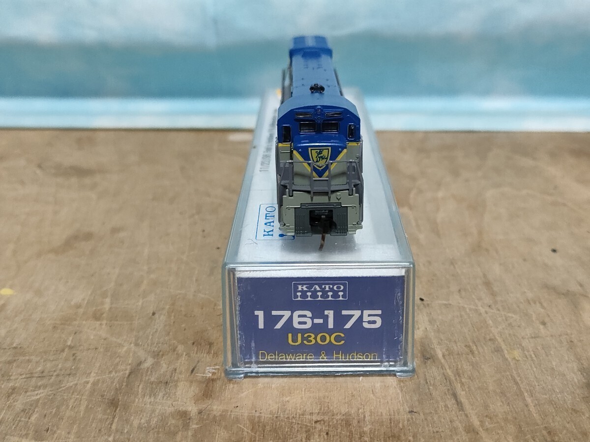 KATO USA 176-175 U30C Delaware Hudson Diesel Locomotive KD Coupler Used in Japan