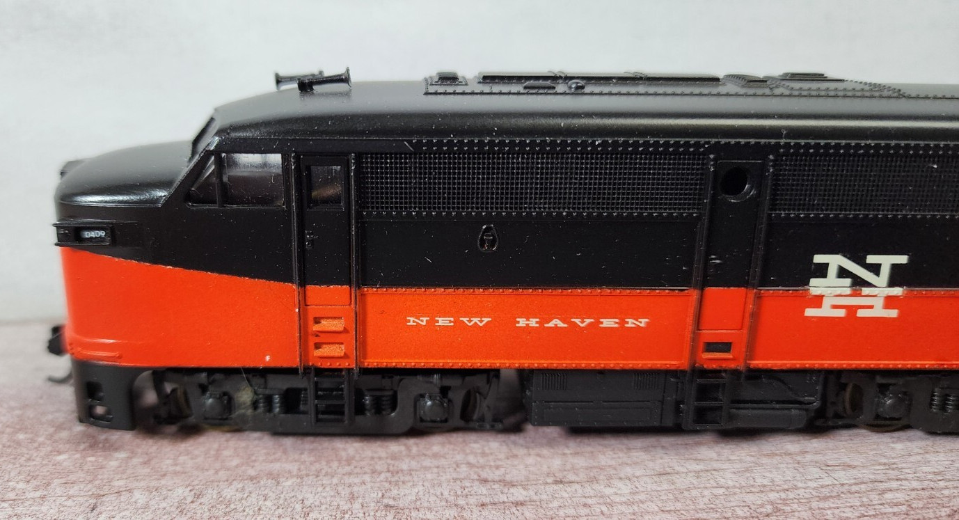 New Haven RR ALCO FA-1 Diesel Orange & Black Paint 0409 Fratesch HO Custom Paint