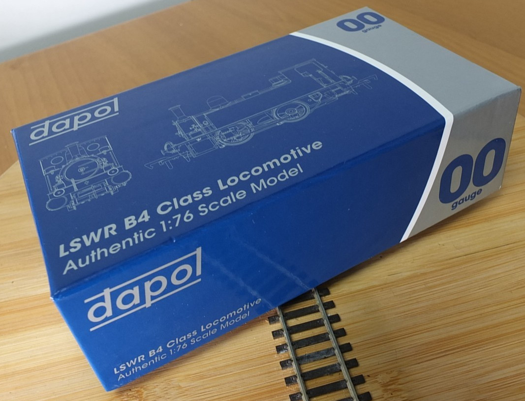 Dapol 4S-018-010 OO gauge LSWR B4 Class steam locomotive – yellow ’Sussex’
