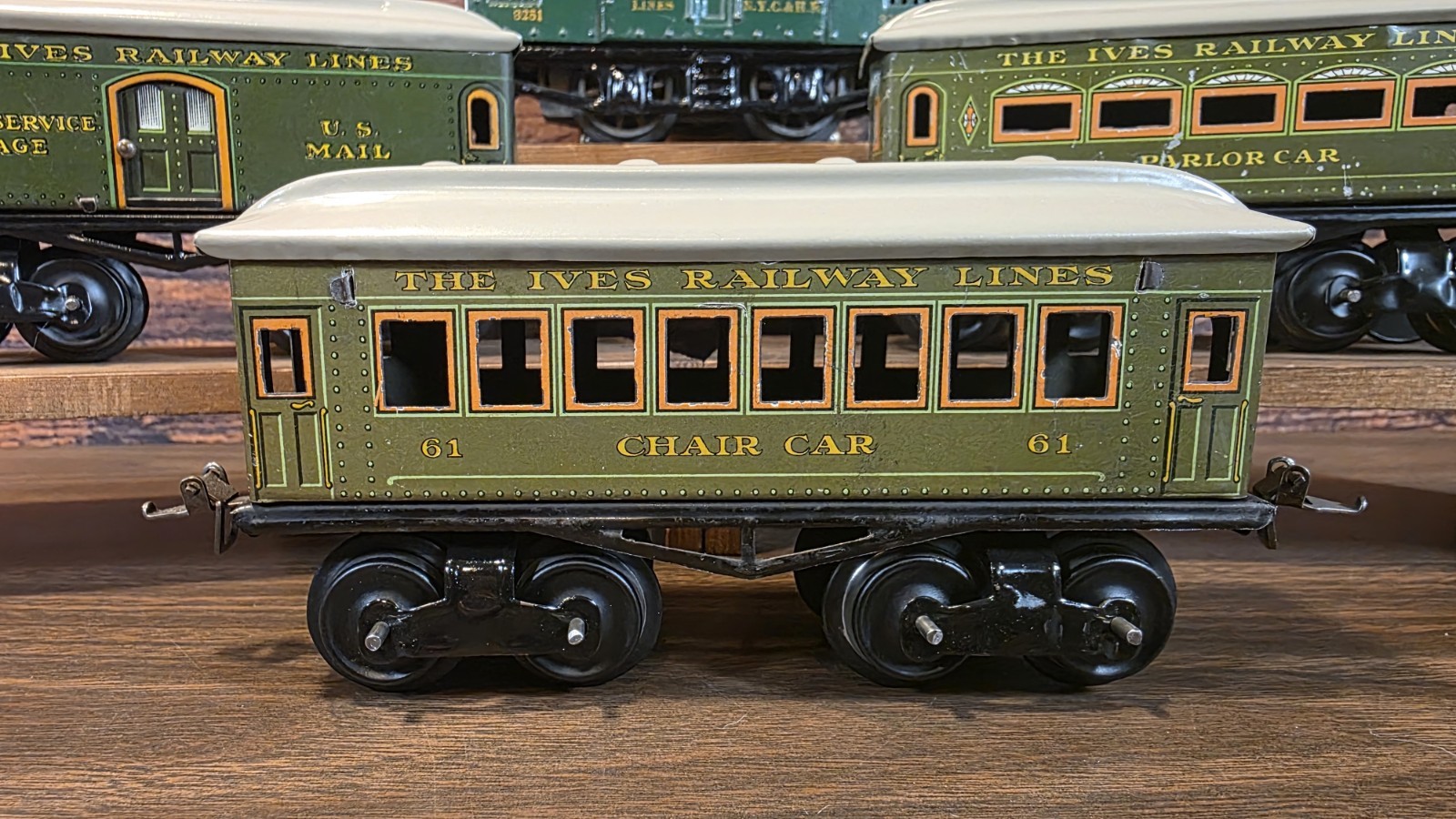 Vintage Ives 3251 Locomotive Train Set w/ No 60 Mail 61 Chair 62 Parlor Cars