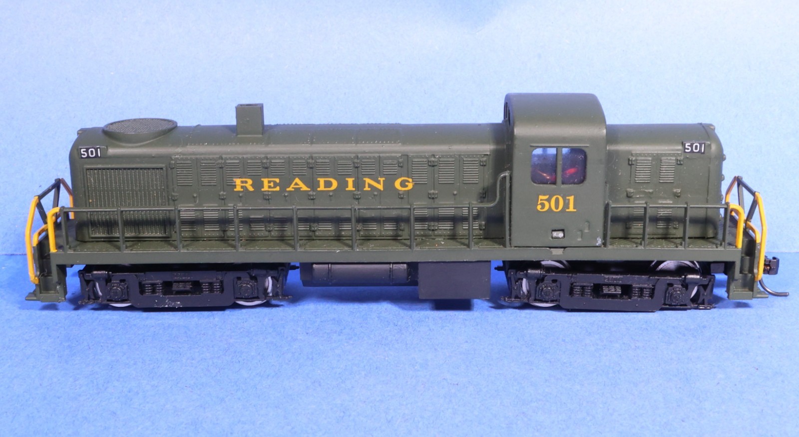 AHM HO Gauge Reading RR RS2 Diesel Engine 501 – video
