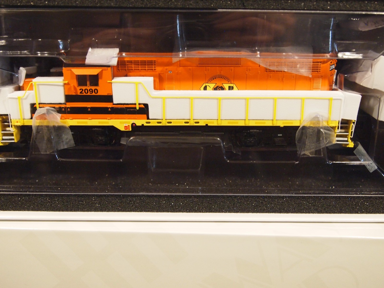 BROADWAY LIMITED 7456 GP20 COMMONWEALTH RAILWAY NO. CWRY2090 w/SOUND/DCC+DC