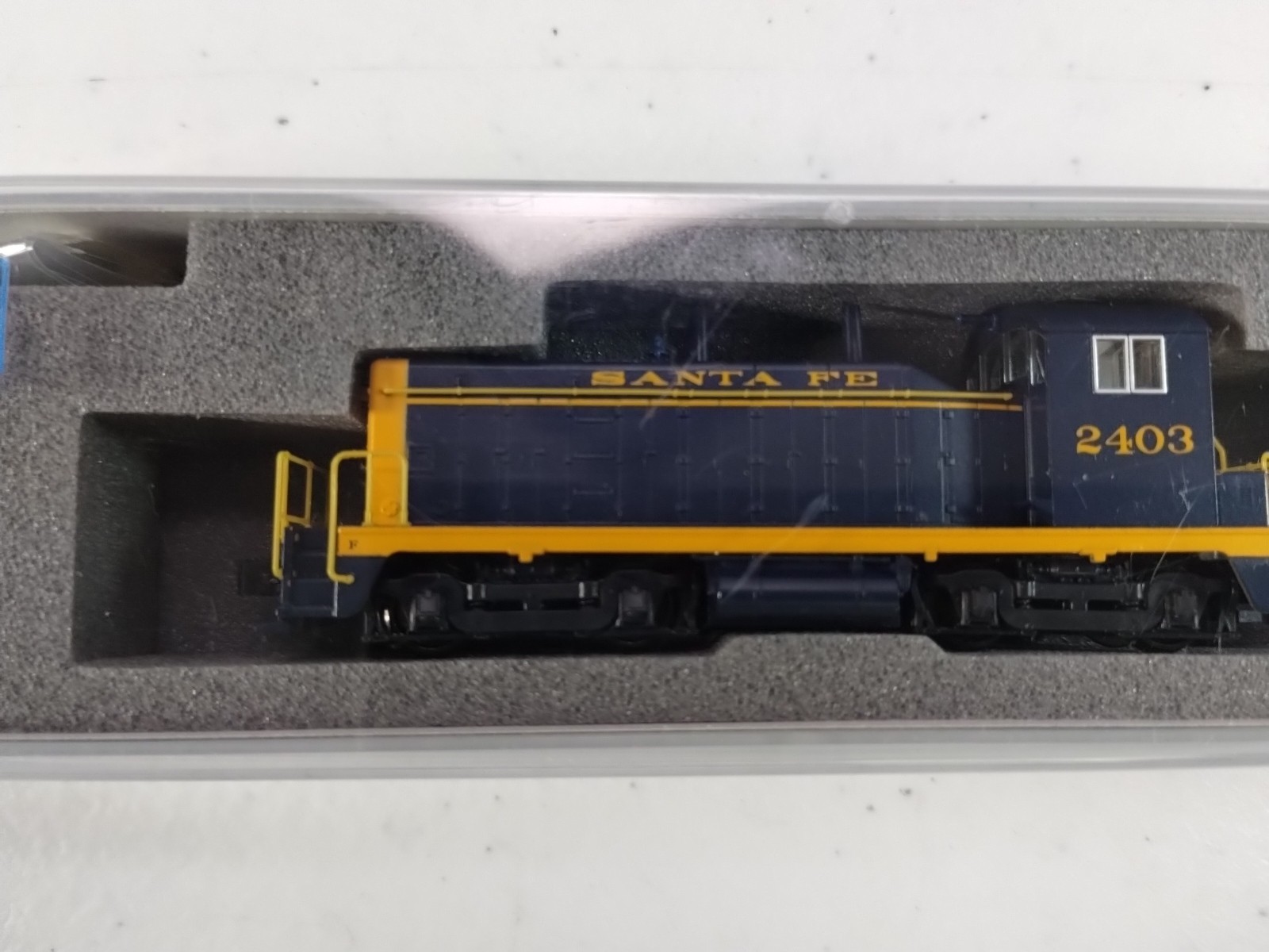 KATO 176-4375 N Scale DC EMD NW2 Switcher AT&SF #2403 New Old Stock