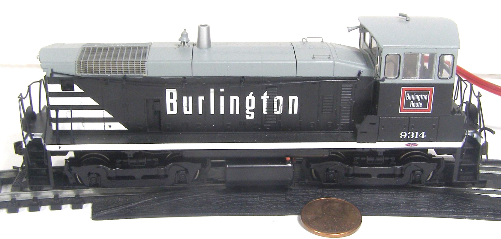 Unknown Brand HO Model RR Diesel Locomotive S1000 Burlington Switcher 9314 TZH