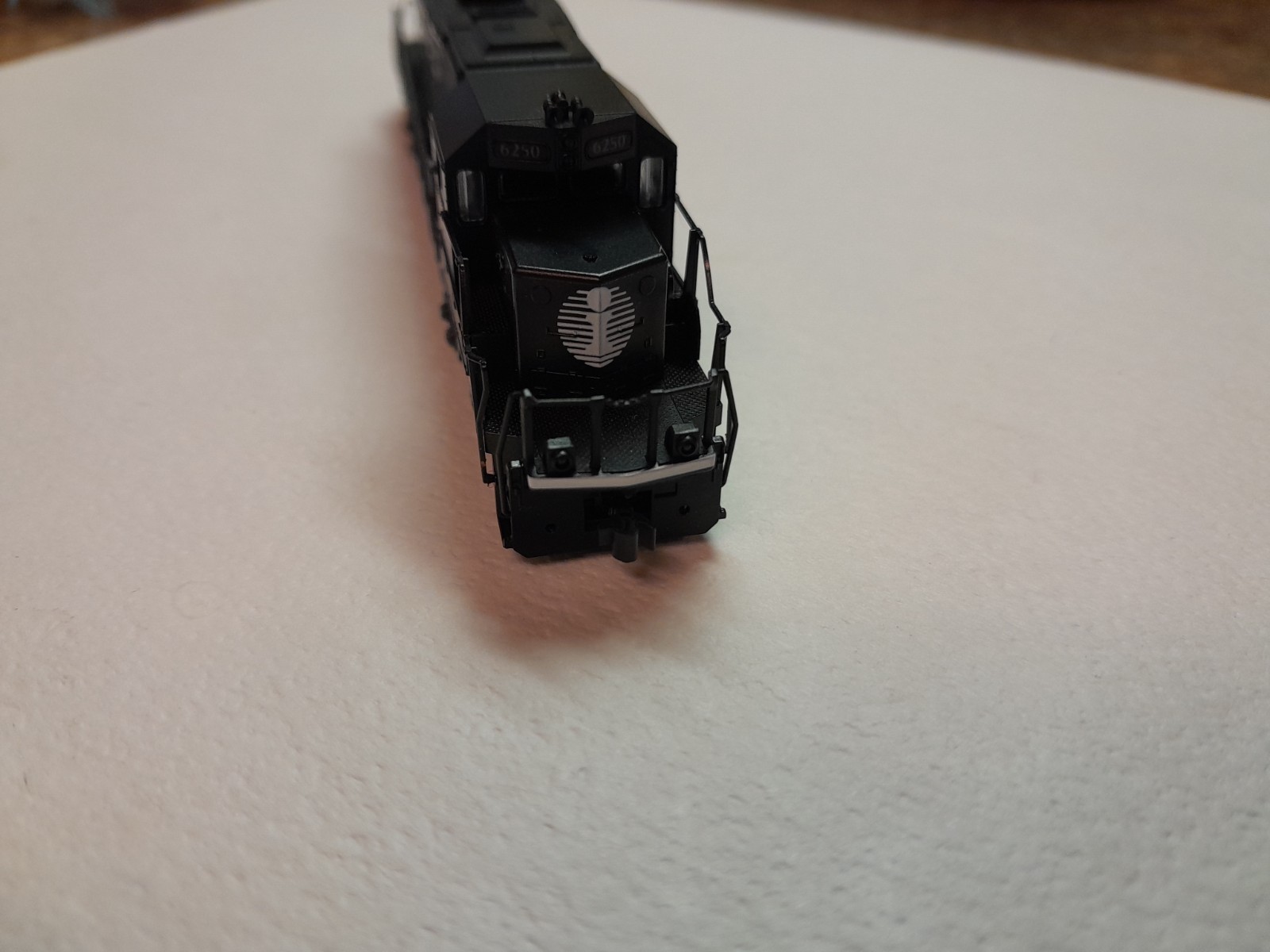 N scale Kato Kobo Illinois Central sd40-2 DCC Locomotive