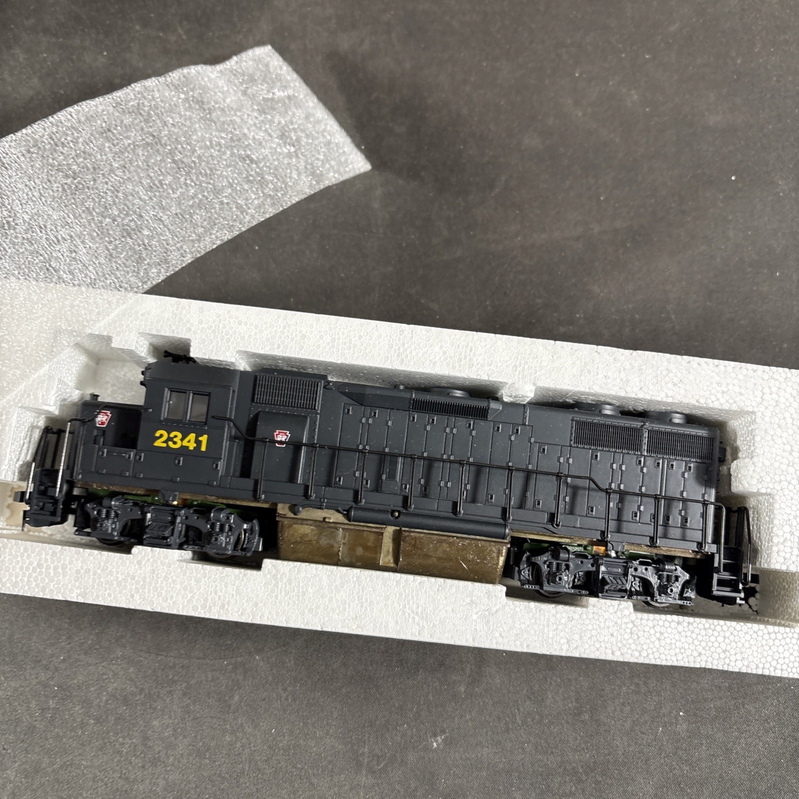 CON-COR 1:87 MODEL TRAIN HO SCALE LOCMOTIVE EMD GP-38 PENN RAILROAD NEW OPEN