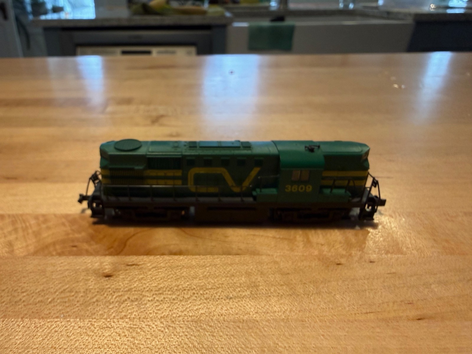 N scale Atlas Central Vermont RS-11 #3609 DC Good Condition