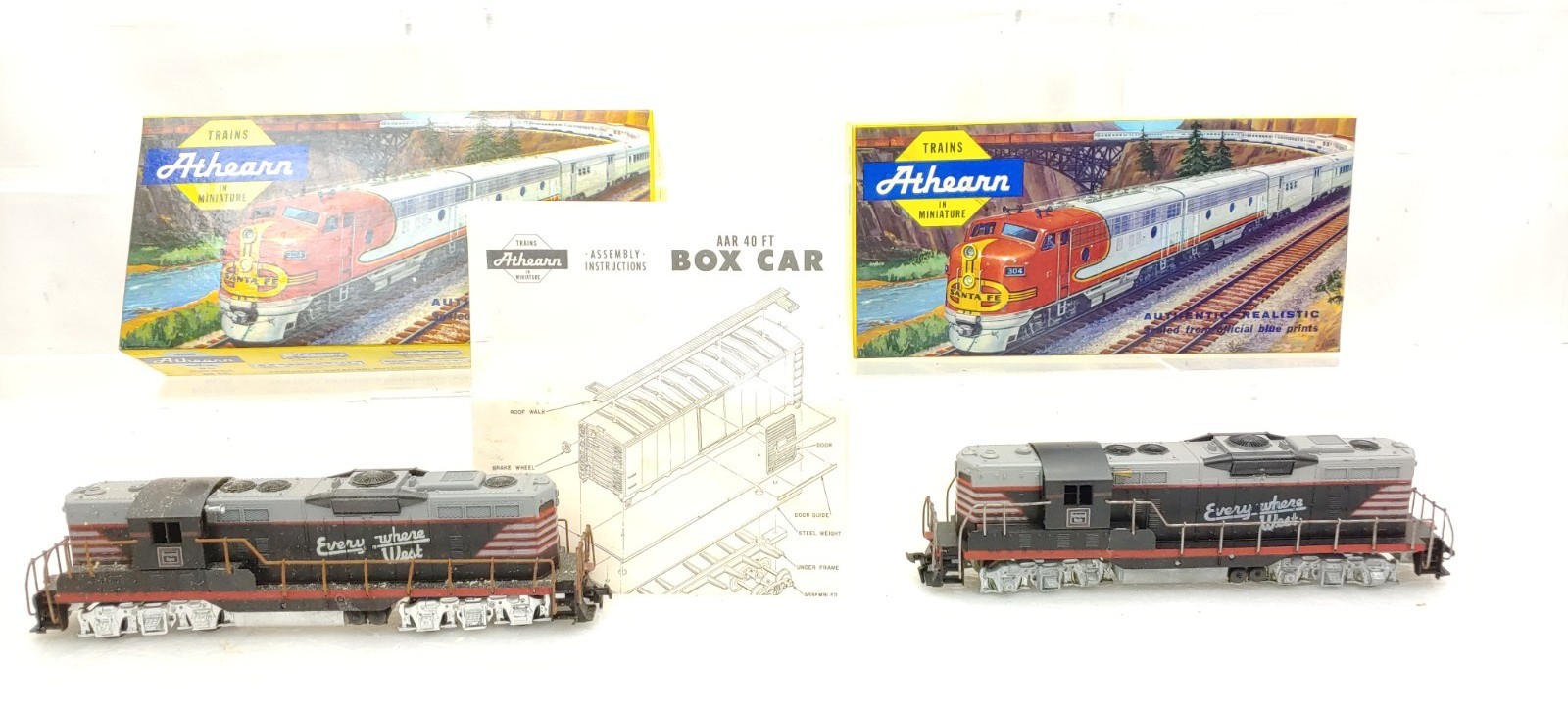 2 Rare Athearn HO Yellow Box 1955 GP-9 CB&Q AA Diesel Locomotive Engine No run