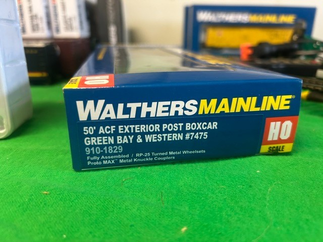 NCE Cab Controler, 1-Walthers Mainline EMD SD60M DCC w/LokSound – CP and CSX DCC