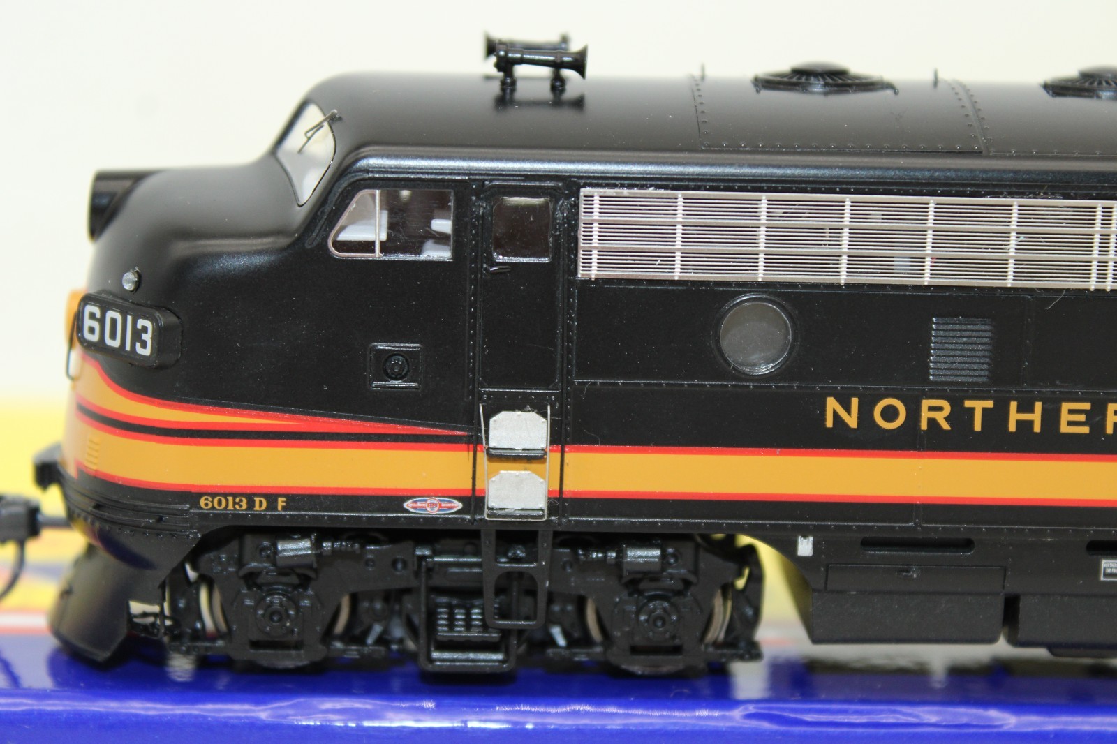 Athearn Genesis HO NP Northern Pacific Ph 1 EMD F7 AB Diesel Locomotive Set 6013