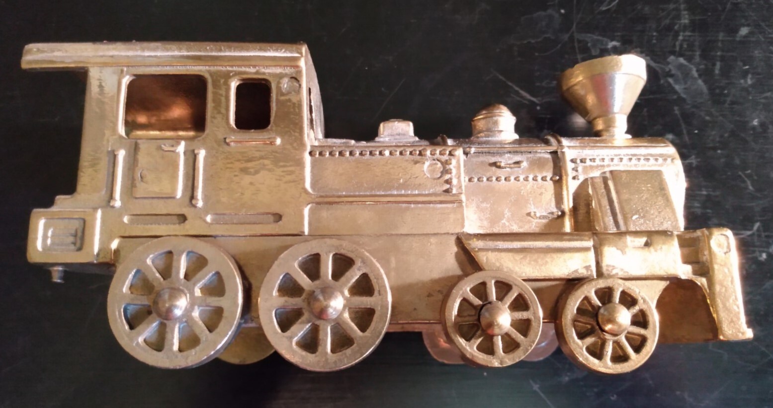 SOLID BRASS LOCOMOTIVE. WESTERN FAL. 6 1/2″ x 2 3/4″ x 2 3/4″. 8 WHEELS