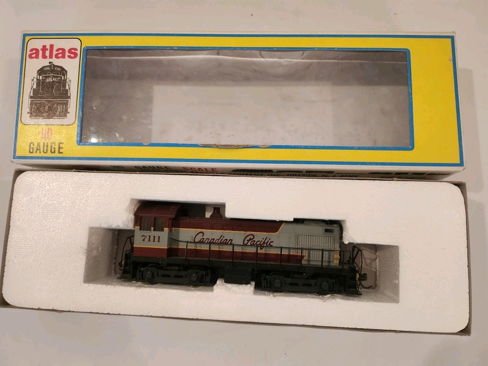 Atlas/Kato Ho S-4 Diesel Canadian Pacific 8282 In Box. Nice!