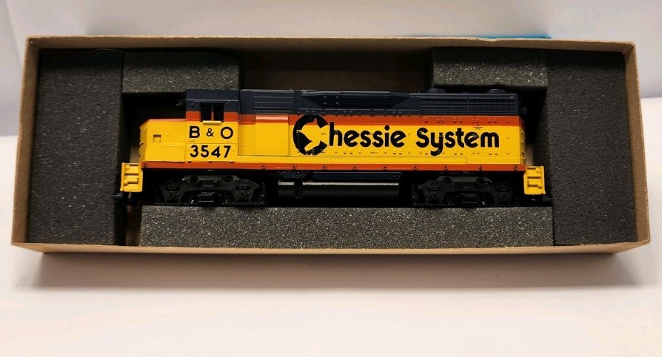 ATHEARN HO GP35 DUMMY B&O CHESSIE SYSTEM 3547 DIESEL LOCOMOTIVE MINT B12