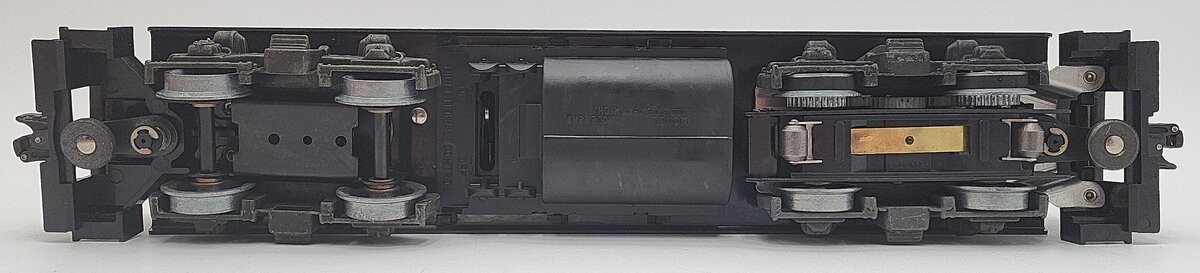 Lionel 6-8352 O Gauge Santa Fe GP-20 Powered Diesel Locomotive #8352/Box
