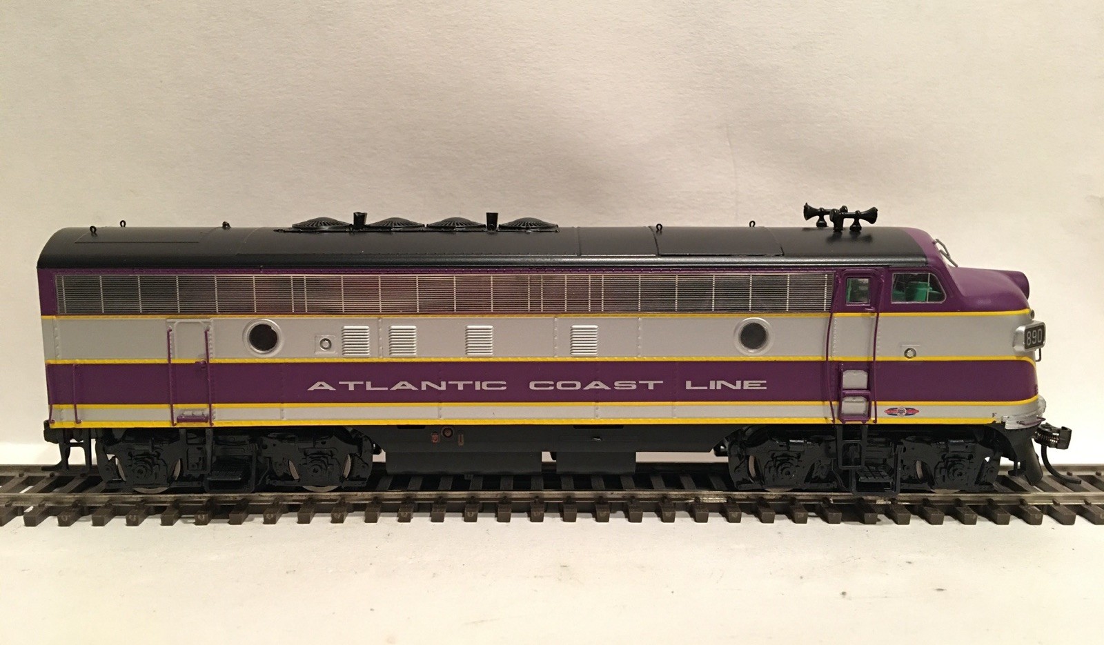HO Intermountain Atlantic Coast Line EMD FP7 Diesel Locomotive ACL #890