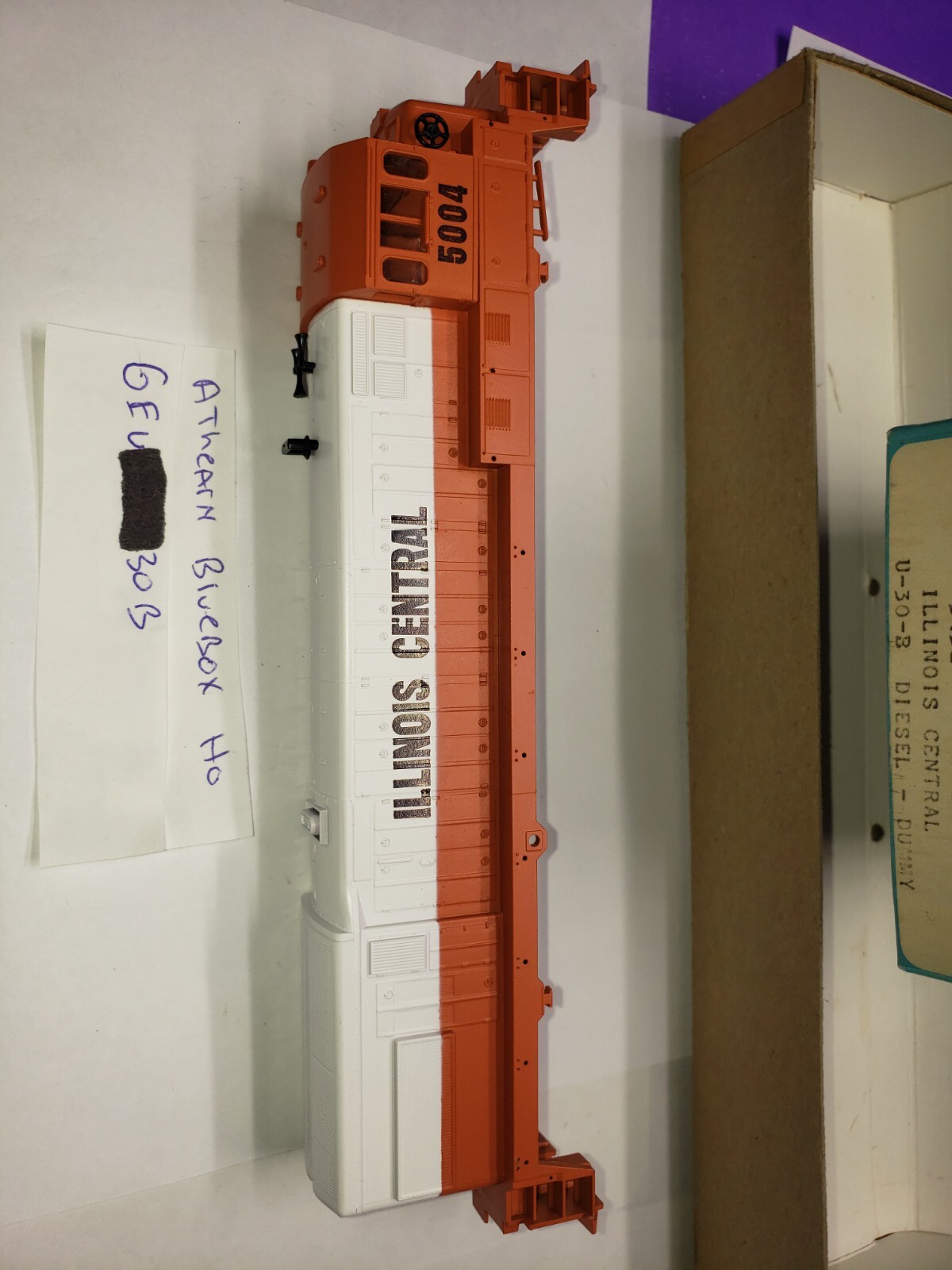 U30B SHELL ONLY Athearn HO Scale ILLINOIS CENTRAL 5004 INCLUDES LENSES And Box