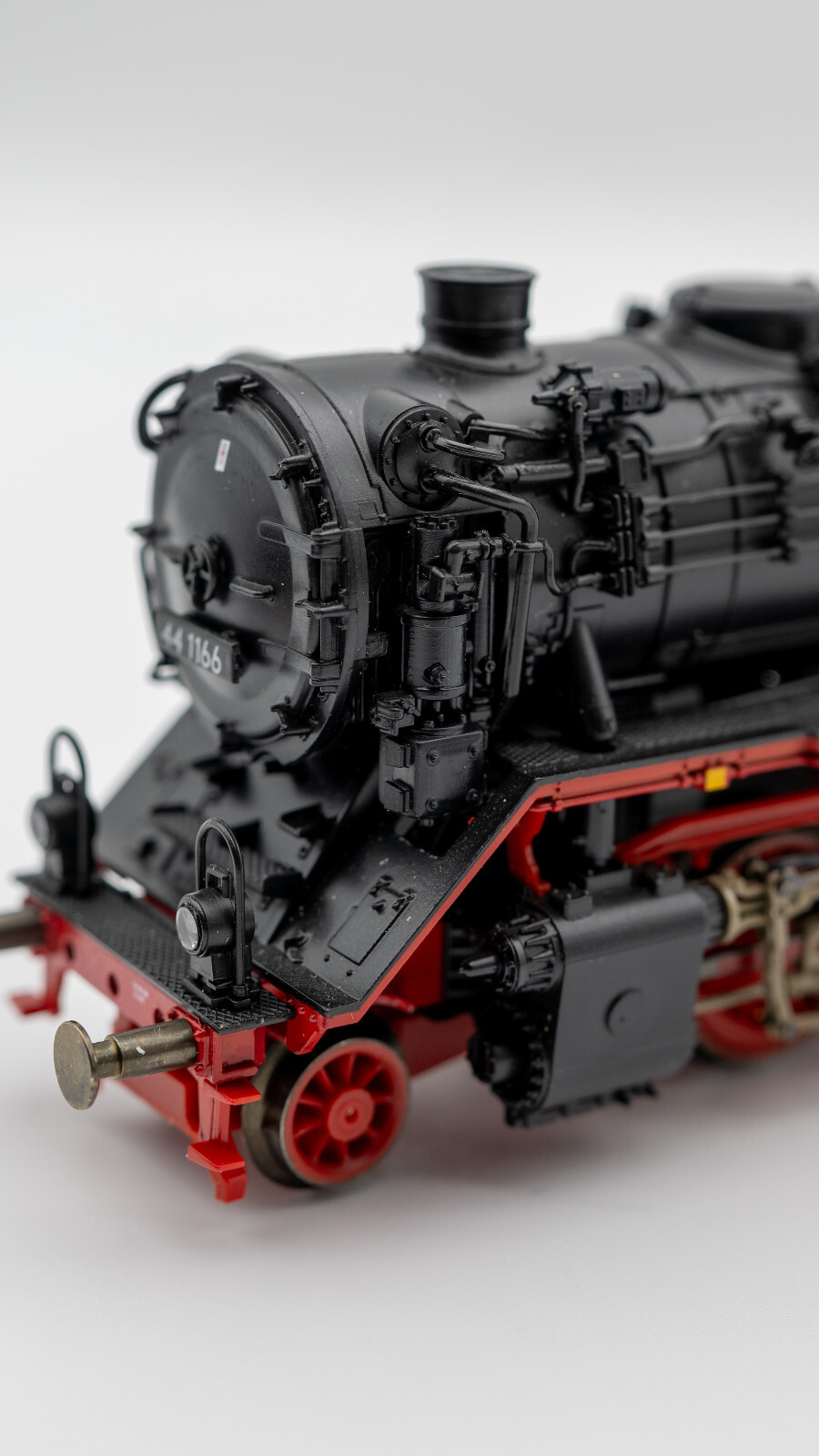 Roco 43351 HO Steam Locomotive DRG Class 44 1166 With Detachable Tender