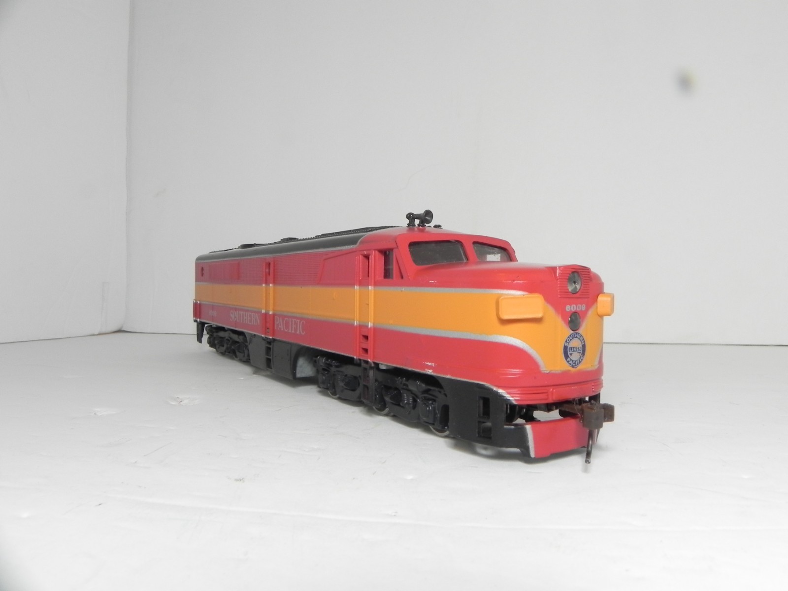 Athearn HO Scale PA-1 Powered Locomotive Soutern Pacific No. 6009