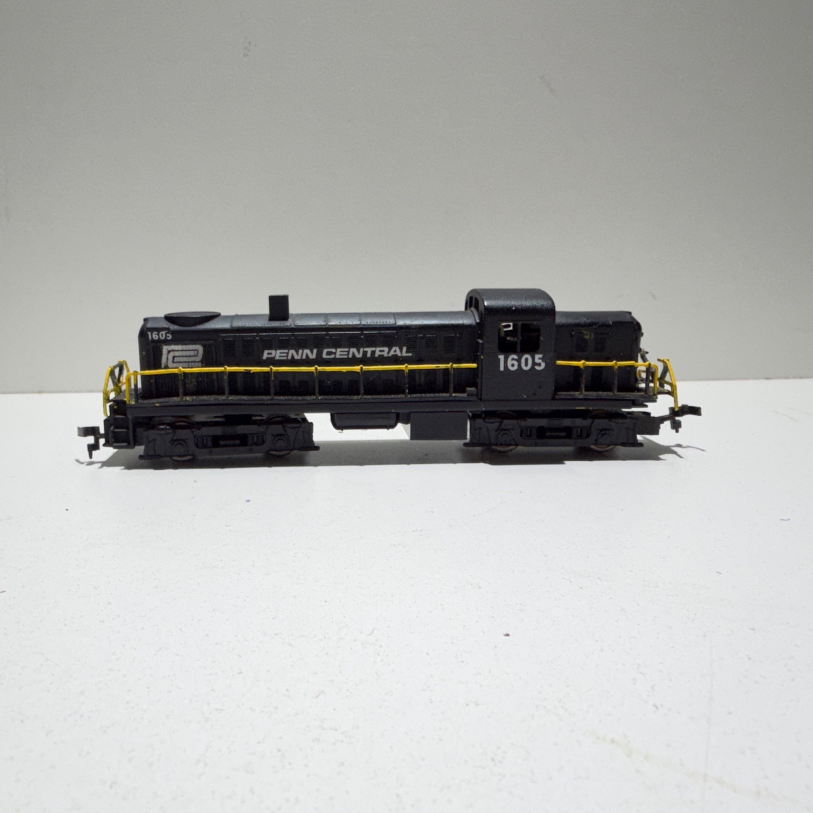 AHM HO Scale Penn Central #1605 RS2 Locomotive No Box